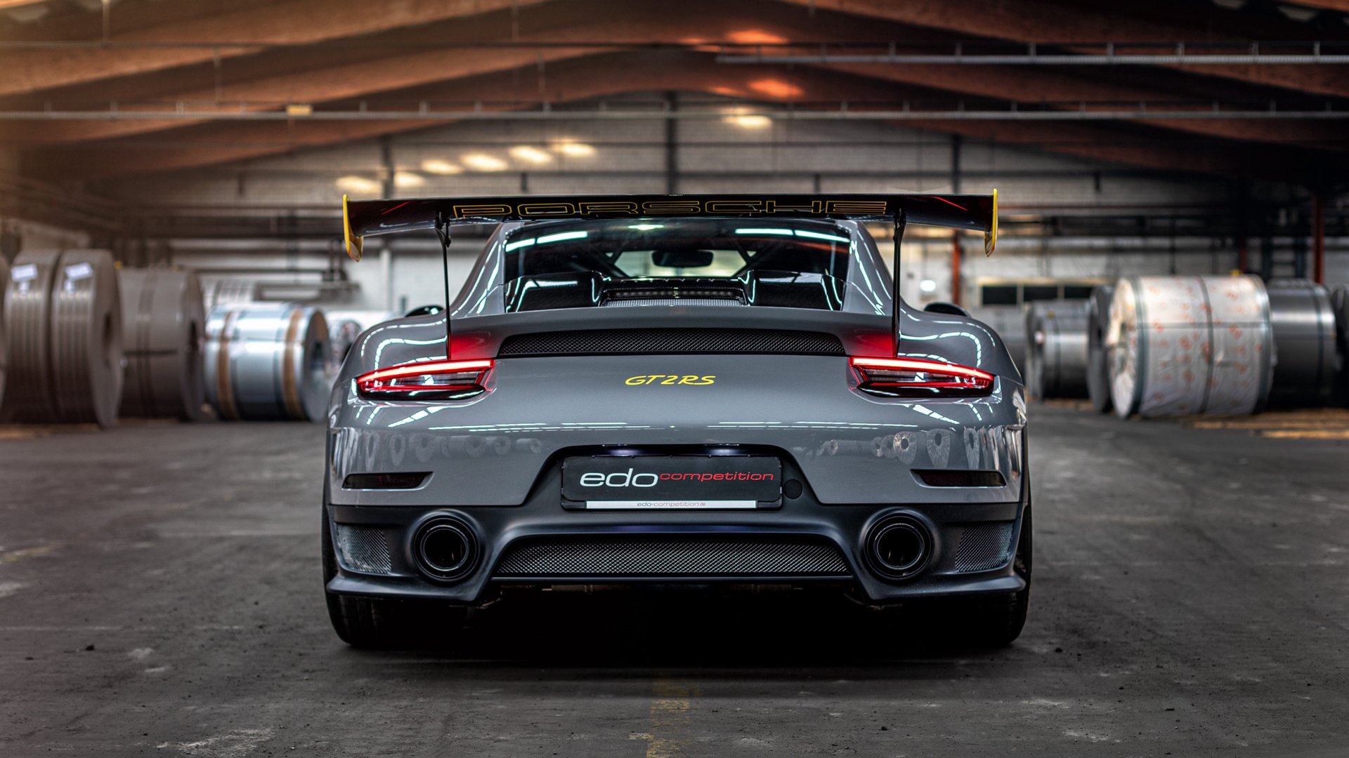 球员是否通过提前压上控制反击线路形成反包夹