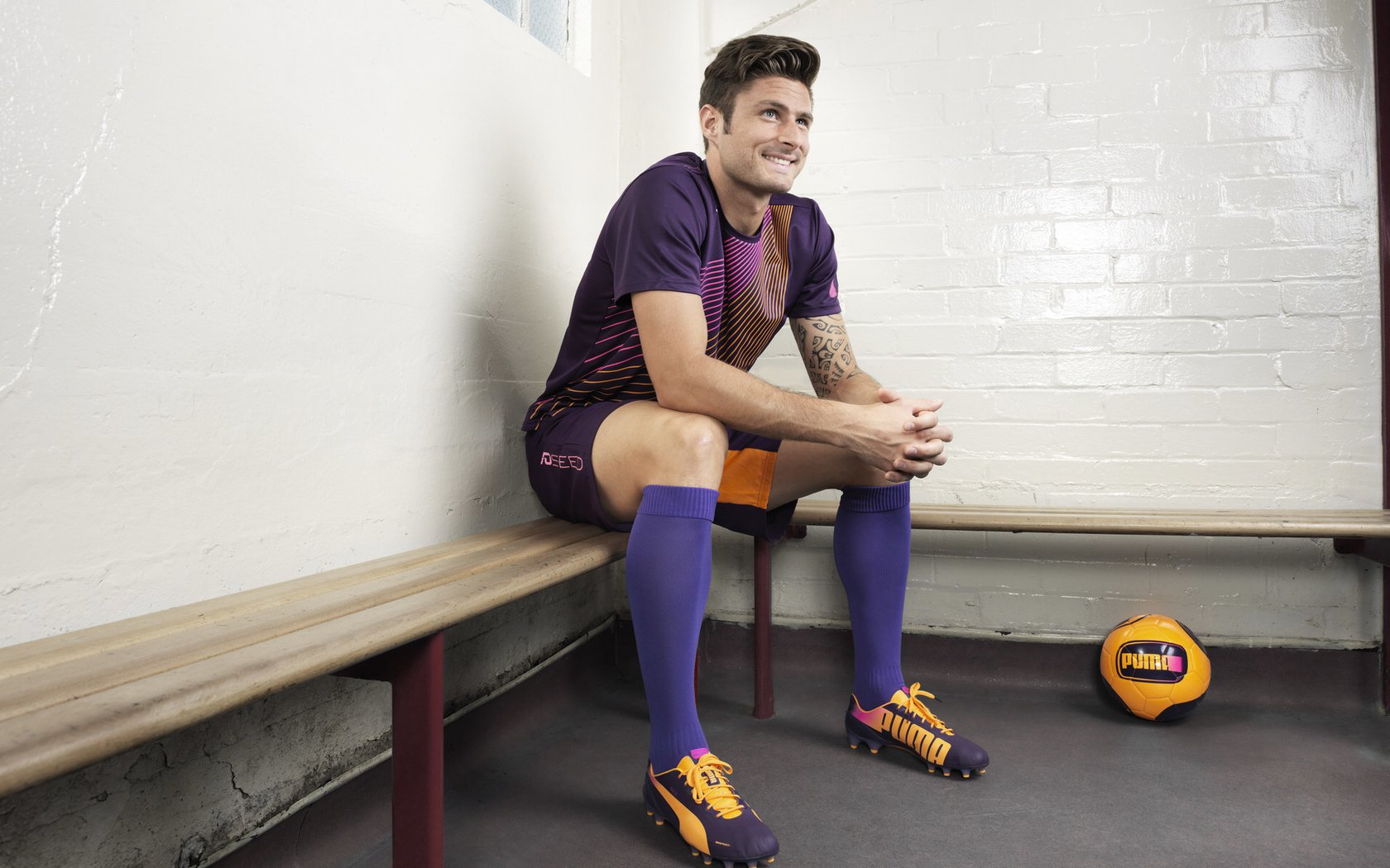 全国大学生越野赛 冬季赛段穿越林海雪原 参赛者直呼“又冷又爽”